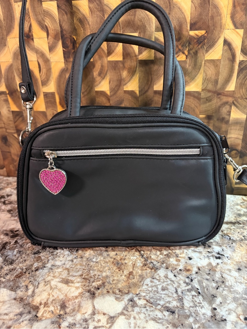 Black Women’s Top-Handle Crossbody Bag with Pink Heart Charm Y2K